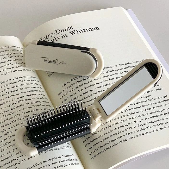 Glammy Groove™ Mirror Hair Brush Your mirror. Your brush. Your everyday beauty essential.