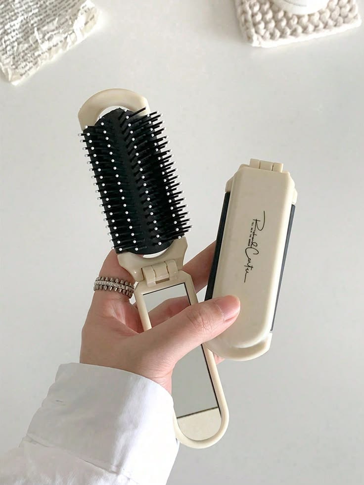 Glammy Groove™ Mirror Hair Brush Your mirror. Your brush. Your everyday beauty essential.