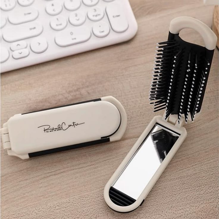 Glammy Groove™ Mirror Hair Brush Your mirror. Your brush. Your everyday beauty essential.